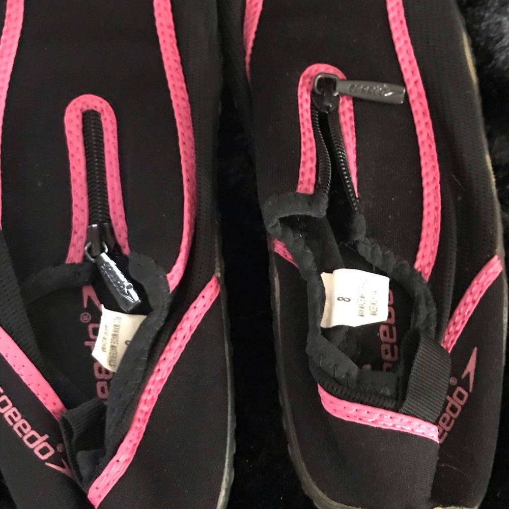 Speedo water shoes